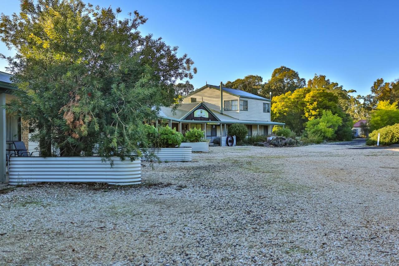 Mountain View Motor Inn & Holiday Lodges Halls Gap Dış mekan fotoğraf