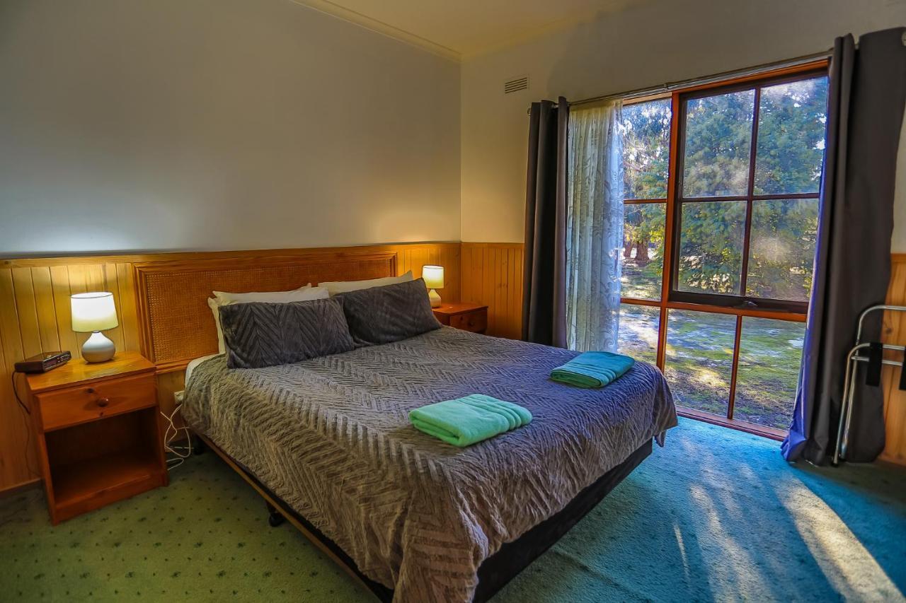 Mountain View Motor Inn & Holiday Lodges Halls Gap Dış mekan fotoğraf