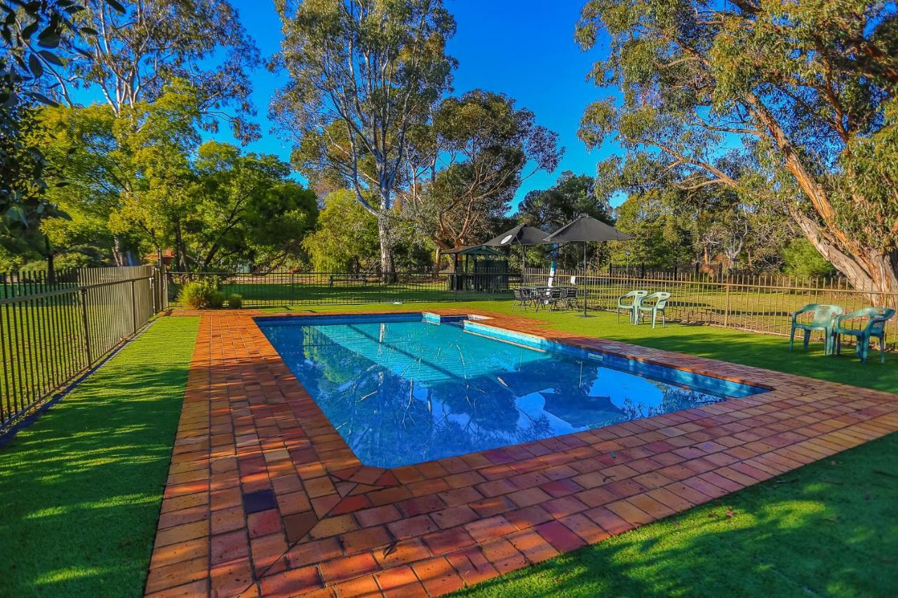 Mountain View Motor Inn & Holiday Lodges Halls Gap Dış mekan fotoğraf
