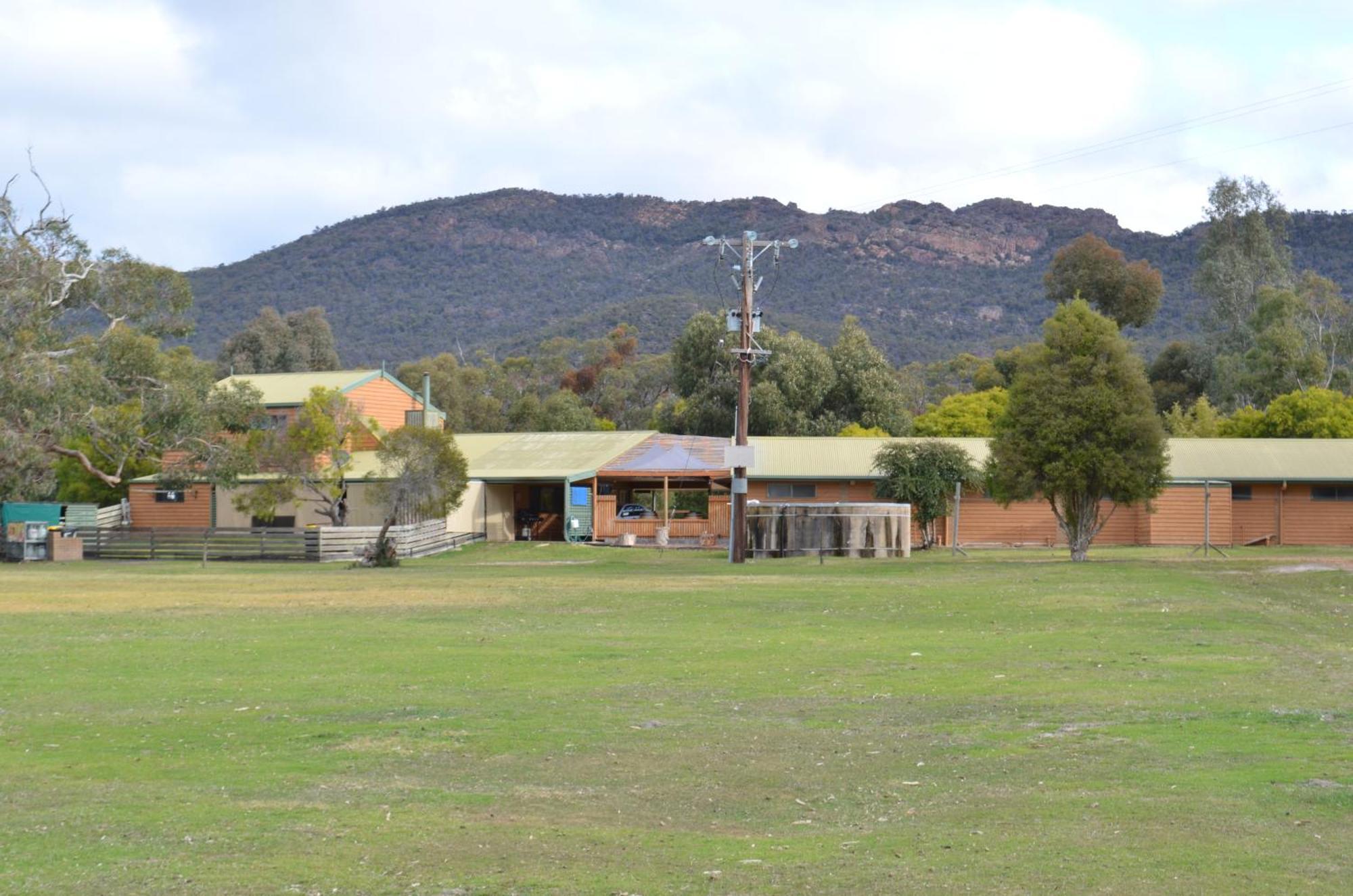 Mountain View Motor Inn & Holiday Lodges Halls Gap Dış mekan fotoğraf