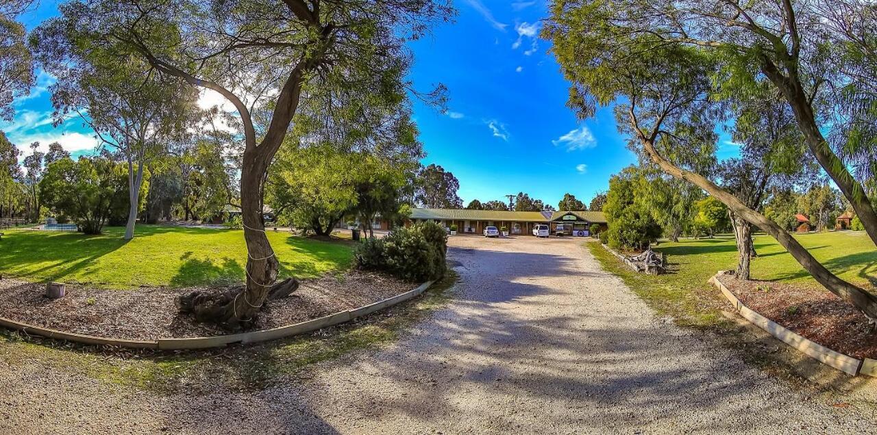 Mountain View Motor Inn & Holiday Lodges Halls Gap Dış mekan fotoğraf